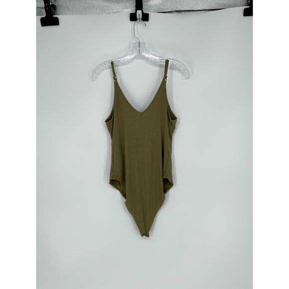 Wild Fable v-Neck Ribbed Sleeveless Bodysuit Size Large - Picture 5 of 7